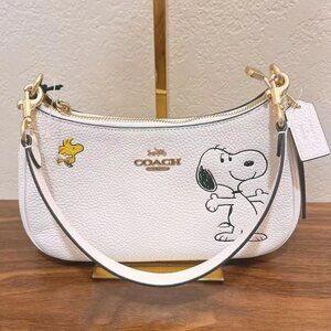 NWT Coach X Peanuts Teri Shoulder Bag With Snoopy